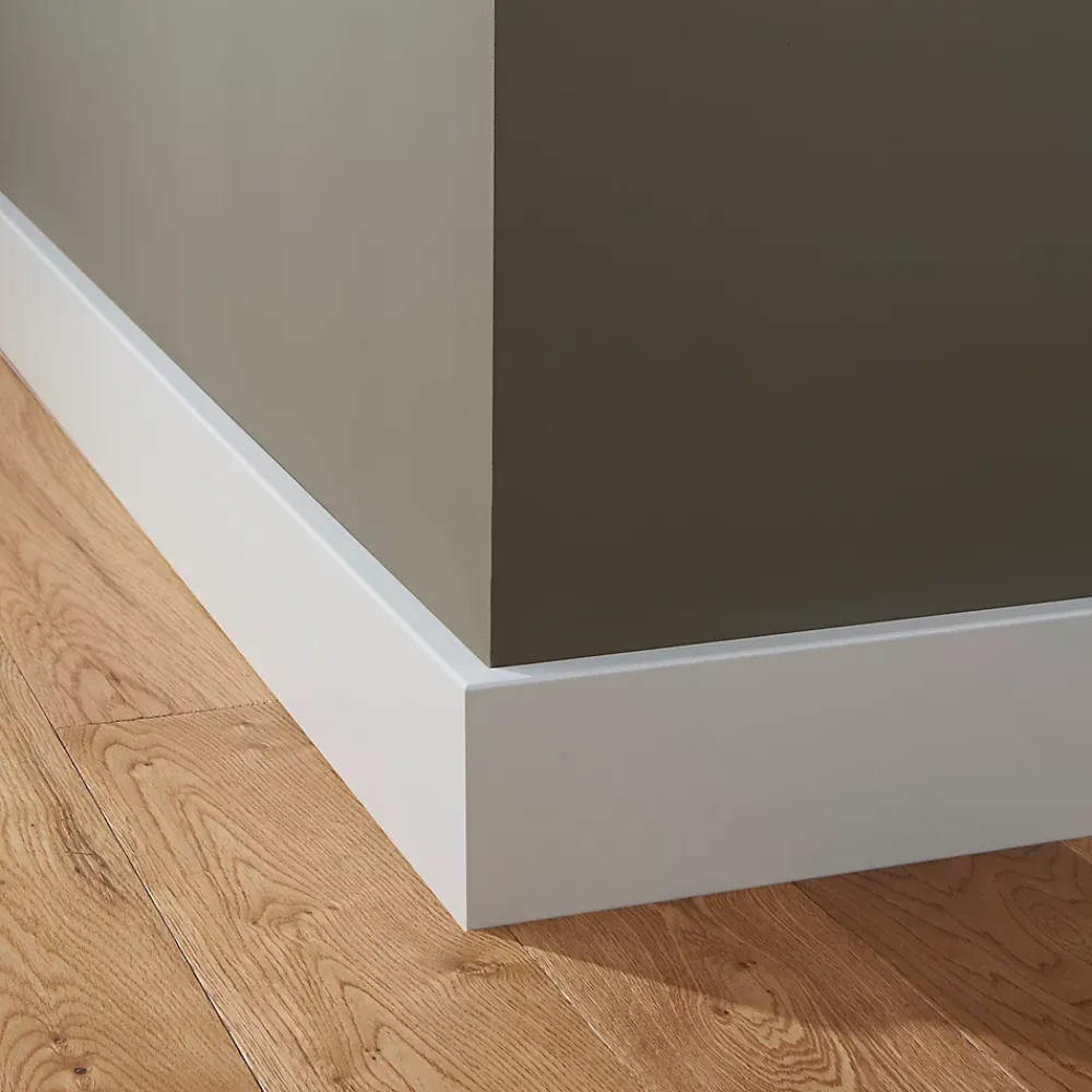 GoodHome Plinthe Pour Parquet Et Stratifié<Plinthe MDF Blanc contemporaine 220 x 10 cm Décor 10 (vendue à la pièce)