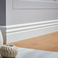 GoodHome Plinthe Pour Parquet Et Stratifié<Plinthe MDF Blanc 220 x 12 cm Décor 10 (vendue à la pièce)