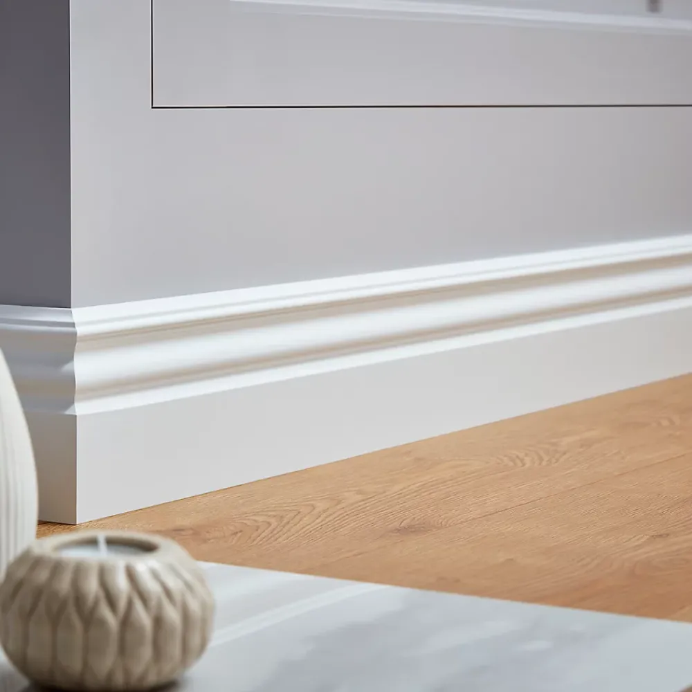 GoodHome Plinthe Pour Parquet Et Stratifié<Plinthe MDF Blanc 220 x 12 cm Décor 10 (vendue à la pièce)