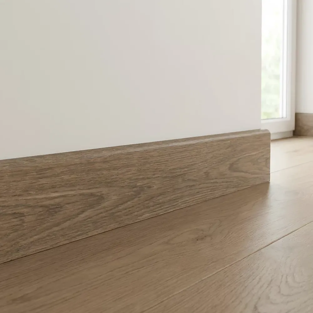 GoodHome Plinthe Pour Parquet Et Stratifié<Plinthe MDF aspect bois 220 x 8 cm décor 200 effet chêne