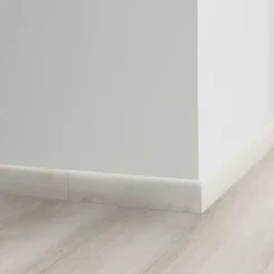 Tarkett Plinthe PVC chêne blanc 196 x 6 cm (lot de 5)- Plinthe Pour Sol En Vinyle Et Pvc