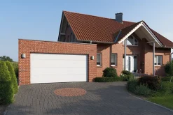 Hormann Porte de garage sectionnelle acier IsoMatic 9010 blanc pur - l.237,5 x h.200 cm - motorisée- Porte De Garage Sectionnelle