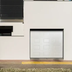 GoodHome Porte de garage sectionnelle à cassettes acier blanc RAL 9010 - L.240 x h.200 cm - motorisée (en kit)- Porte De Garage Sectionnelle
