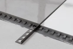 Ilcom Profil angulaire J en acier inoxydable pour les carreaux 12mm x 2700mm - gunmetal- Profilé Carrelage