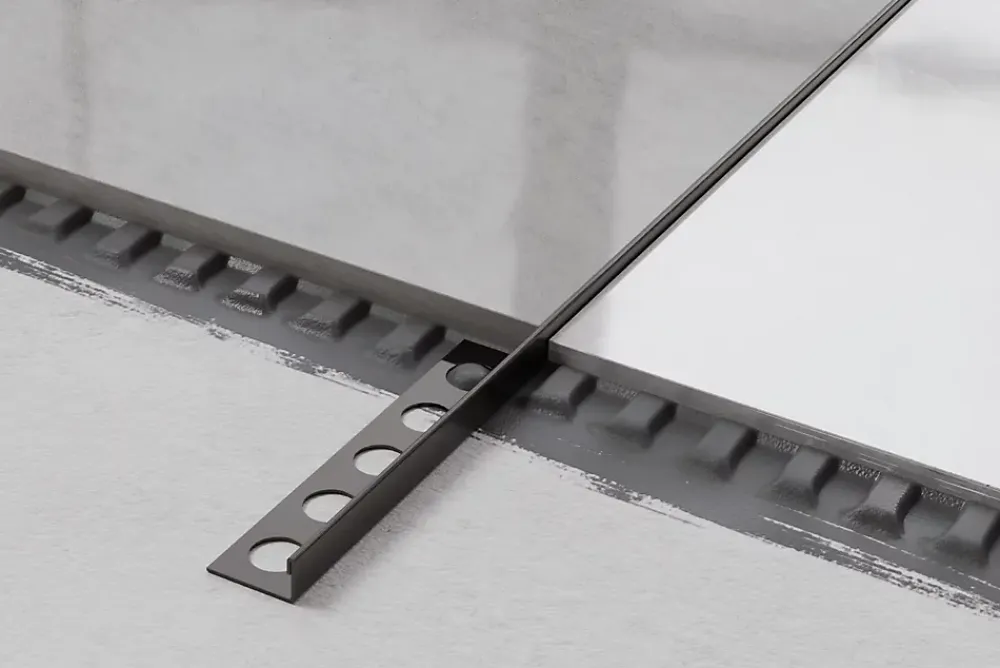 Ilcom Profil angulaire J en acier inoxydable pour les carreaux 12mm x 2700mm - gunmetal- Profilé Carrelage