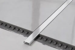 Ilcom Profilé décoratif C en acier inoxydable pour carrelage Argent satiné - 40 mm x 2440 mm x 0,65 ep.- Profilé Carrelage