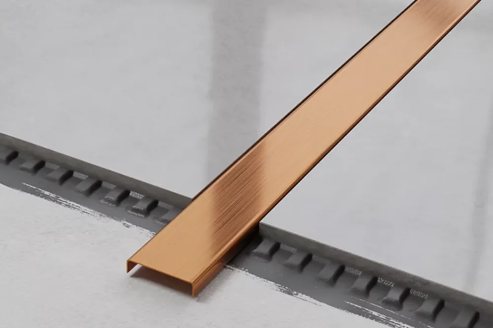 Ilcom Profilé Carrelage<Profilé décoratif C en acier inoxydable pour carrelage Cuivre satiné - 40 mm x 2700 mm x 0,65 ep.