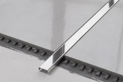 Ilcom Profilé Carrelage<Profilé décoratif C en acier inoxydable pour carrelage Argent poli - 40 mm x 2700 mm x 0,65 ep.