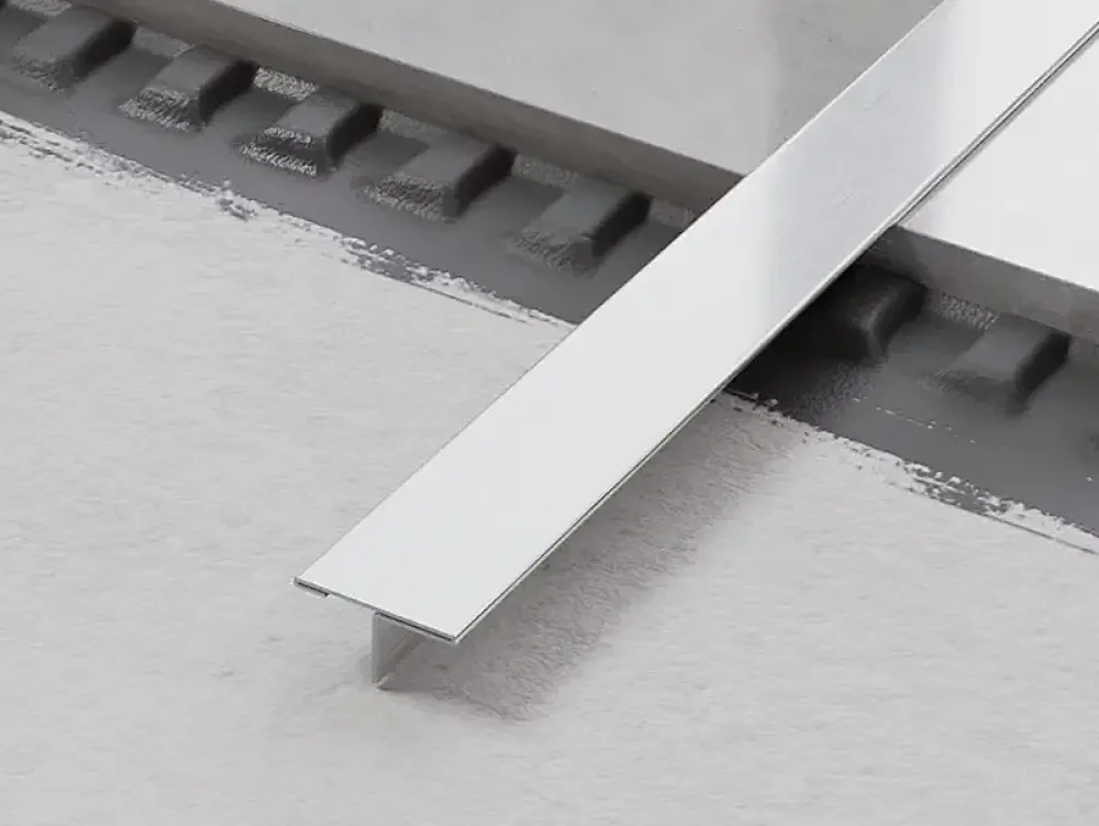 Ilcom Profilé Carrelage<Profil décoratif T en acier inoxydable pour couvrir jonction Argent satiné - 20mm X 10mm X 2700mm