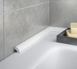 Diall Profilé de carrelage intérieur PVC auto-adhésif arrondi blanc L.250 x l. 1.7 x Ep. 0,7 cm- Profilé Carrelage