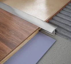 Diall Profilé Carrelage<Profilé de transition intérieur droit aluminium effet chromé poli L.2,5m x l.1,4cm x ep.11mm