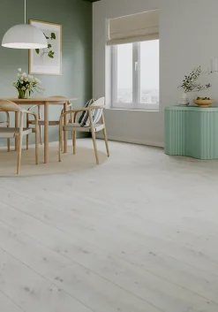 GoodHome Sol stratifié Bilston , passage élevé AC4, effet chêne blanchi, L.138,3 cm x l.19,3 cm x ép.8 mm- Sol Stratifié