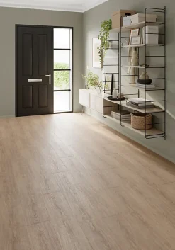 GoodHome Sol stratifié Bryce , passage intense AC5, effet chêne miel, L.129,2cm x l.19,3cm ép.8 mm, résistant à l'eau- Sol Stratifié