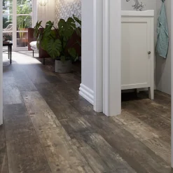 GoodHome Sol stratifié clipsable Tipton chêne brun 8 mm compatible pièces humides- Sol Stratifié