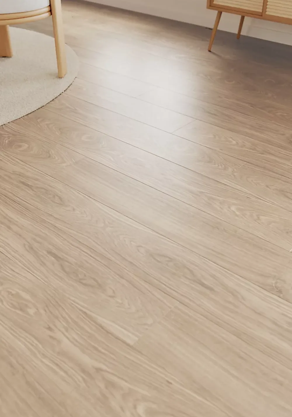 GoodHome Sol stratifié Comford , passage élevé AC4, effet chêne, L.129,2 cm x l.19,3 cm x ép.8 mm, résistant à l'eau- Sol Stratifié