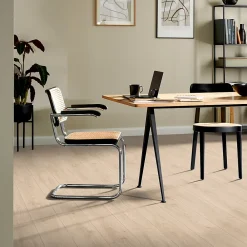 GoodHome Sol stratifié passage intense AC5, effet bois brut, L 129,2 cm x l 19,3 cm x ép 8 mm, Alishan- Sol Stratifié