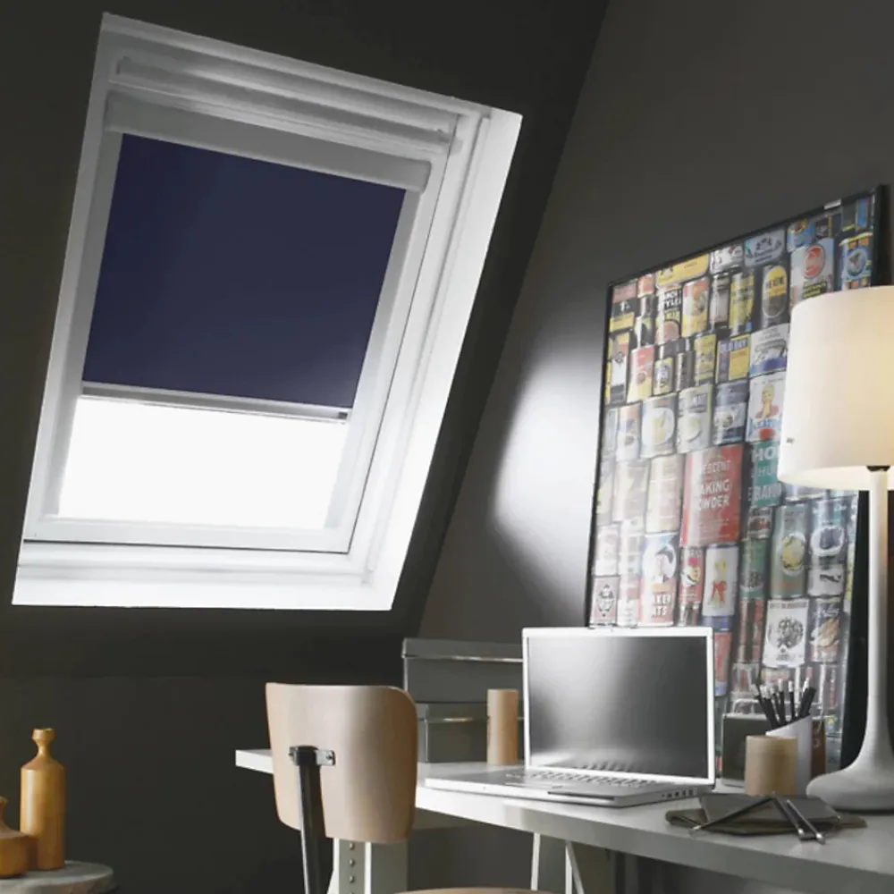 Protecta Store fenêtre de toit occultant compatible VELUX 94x97cm S06 Bleu - MADECO- Store De Fenêtre De Toit