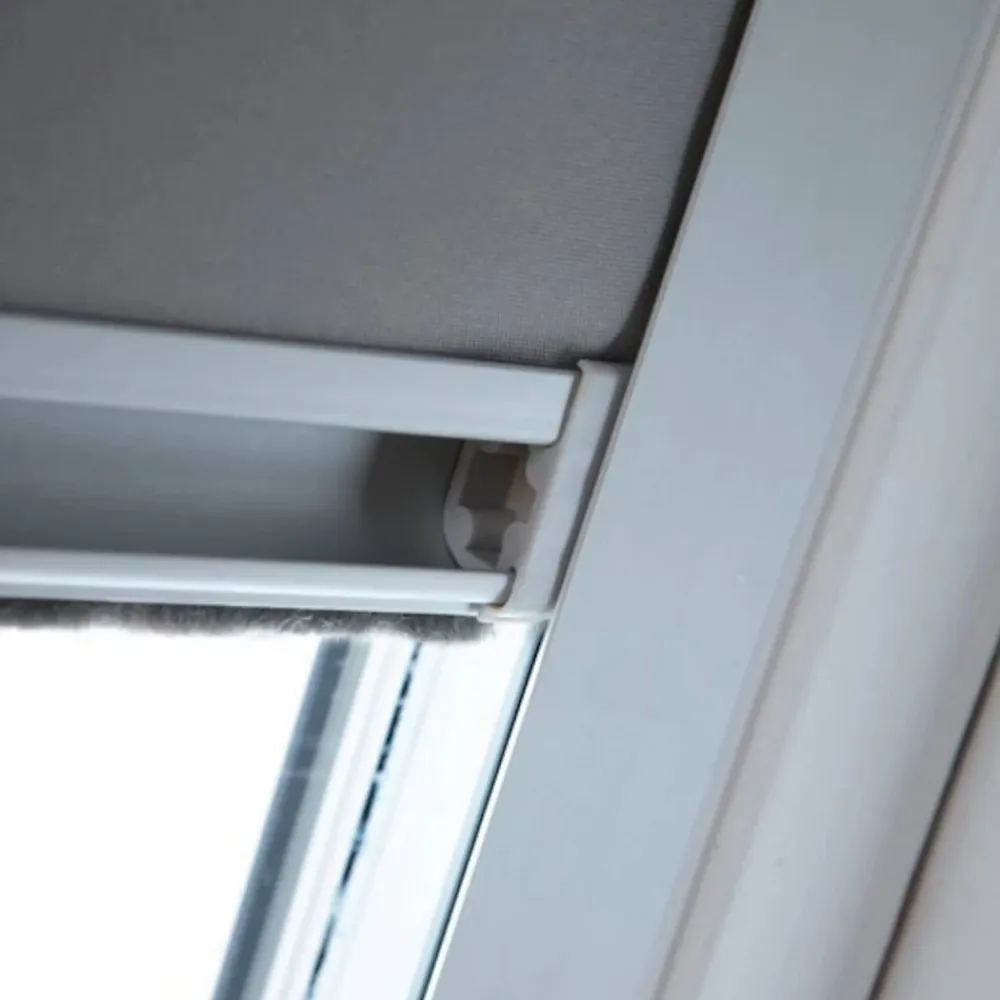 Protecta Store fenêtre de toit occultant compatible VELUX S06 anthracite - MADECO- Store De Fenêtre De Toit
