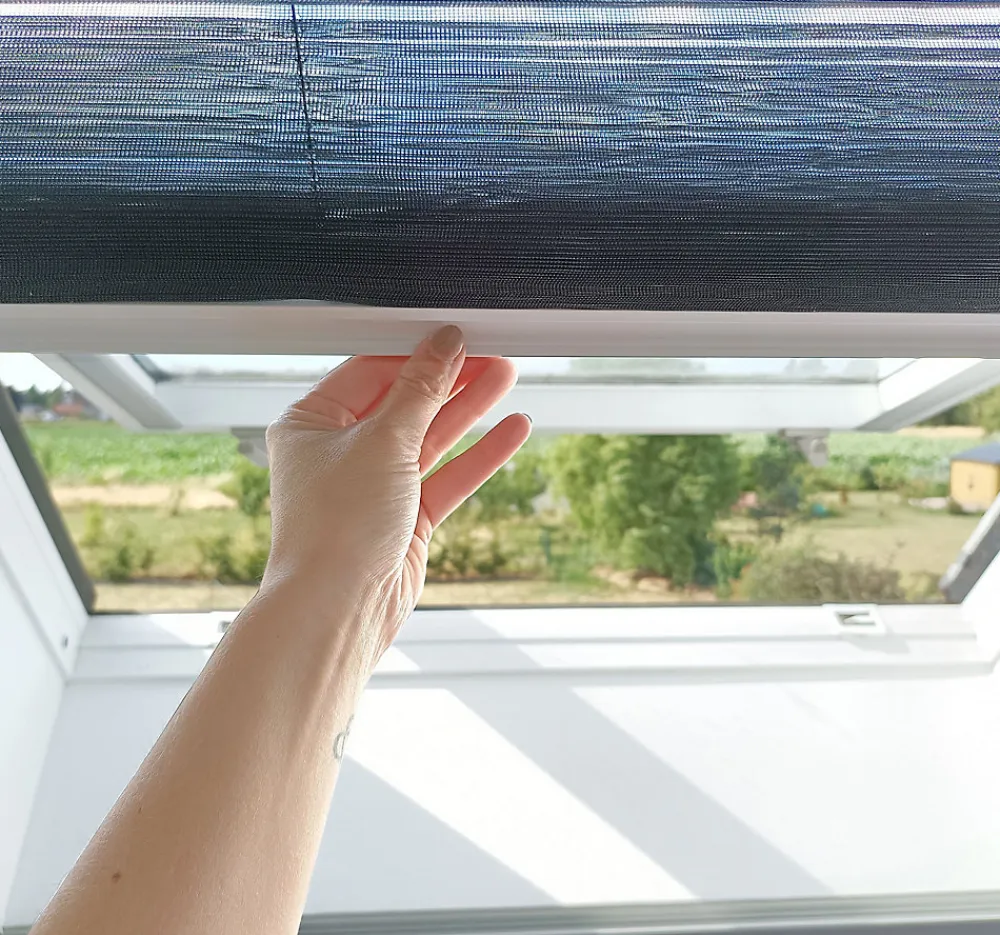 Avosdim Moustiquaire Pour Fenêtre<Store Moustiquaire Plissé pour Fenêtre de Toit - L140 x H170cm