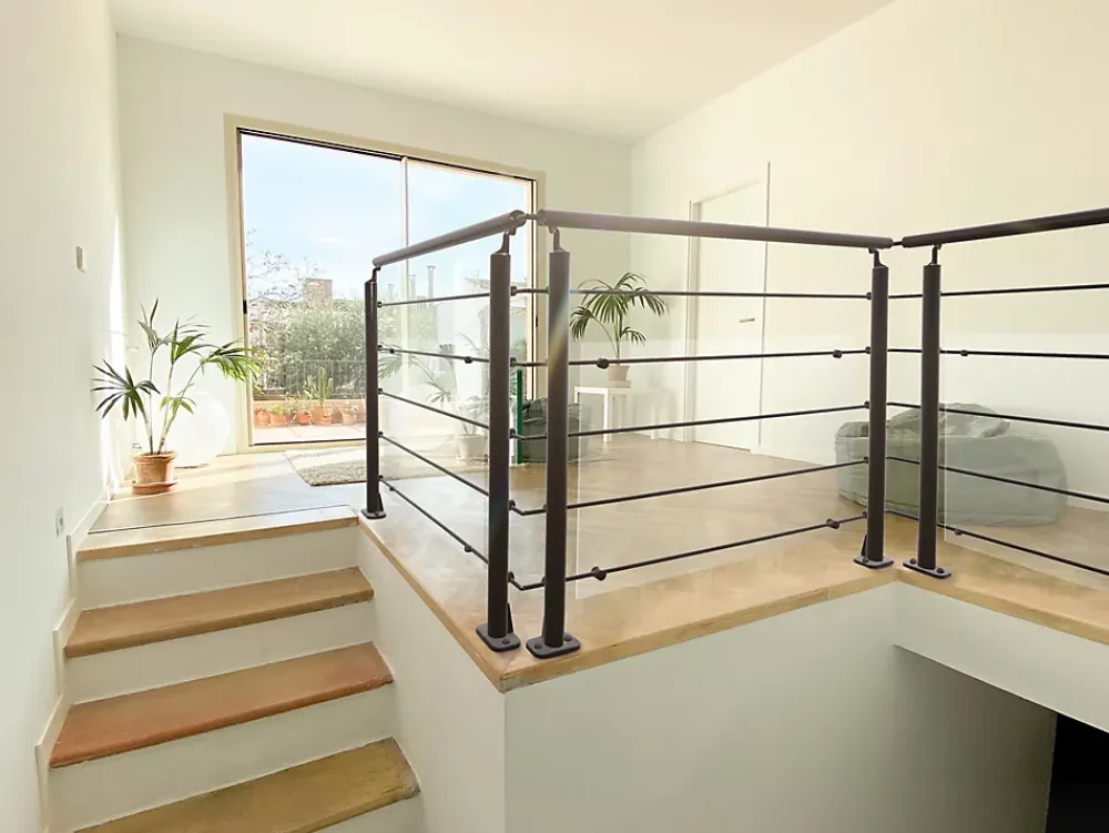 Kordo Verre synthétique avec supports de fixation noir RAL 9005 pour garde-corps- Garde-Corps, Balustrade|Verre Synthétique