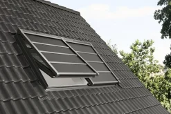 Velux Volet roulant souple pour fenêtre de toit, gris anthracite, à énergie solaire, l.114 x H.118 cm, SSS SK06 0000S- Volet Roulant De Fenêtre De Toit|Volet Roulant De Fenêtre De Toit