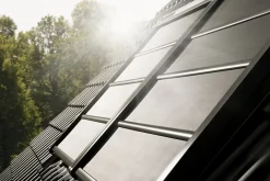 Velux Volet Roulant De Fenêtre De Toit|Volet Roulant De Fenêtre De Toit<Volet roulant souple pour fenêtre de toit, gris anthracite, à énergie solaire, l.55 x H.78 cm, SSS CK02 0000S